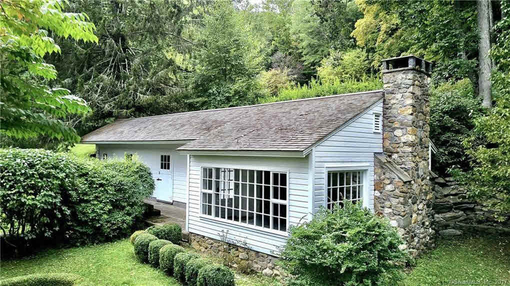 Building photograph for 105 WALKER BROOK RD